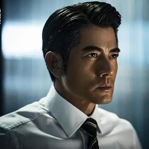 这一届的年轻人，都在学“全班最丑”的郭富城摇头