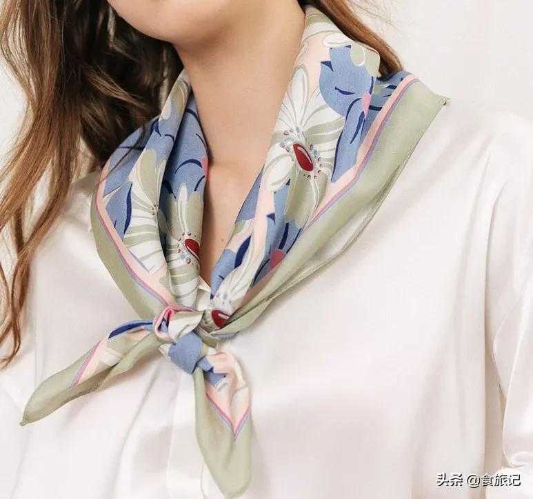 不要拒绝丝巾,正如不要拒绝春天