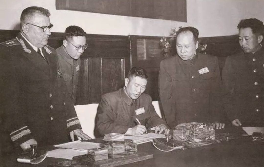 1955年解放军接收旅顺基地，周希汉：凡涉及到钱的问题，都要砍价