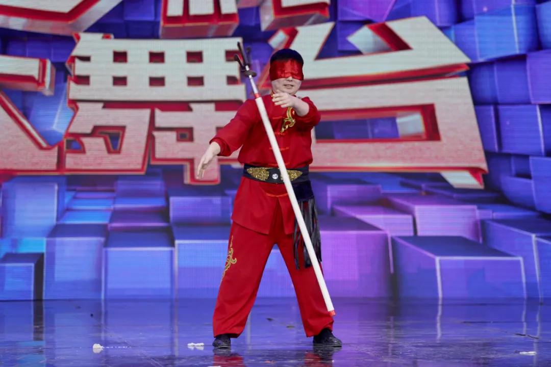 文安VS特克斯|少年展示传承600余年的高杆绝技,每一个动作都令人心惊胆颤