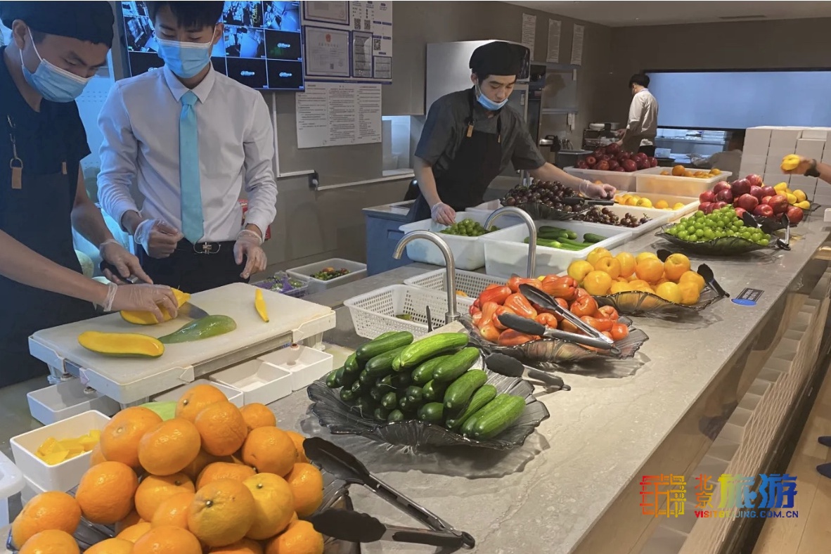 露天温泉泡一泡享受这惬意时光,温暖舒适温泉