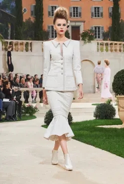 chanel香奈儿1995年时装秀,chanel香奈儿2015高级时装秀