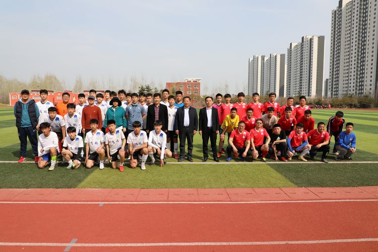 枣庄十五中北校篮球比赛,枣庄市十五中学东校足球比赛