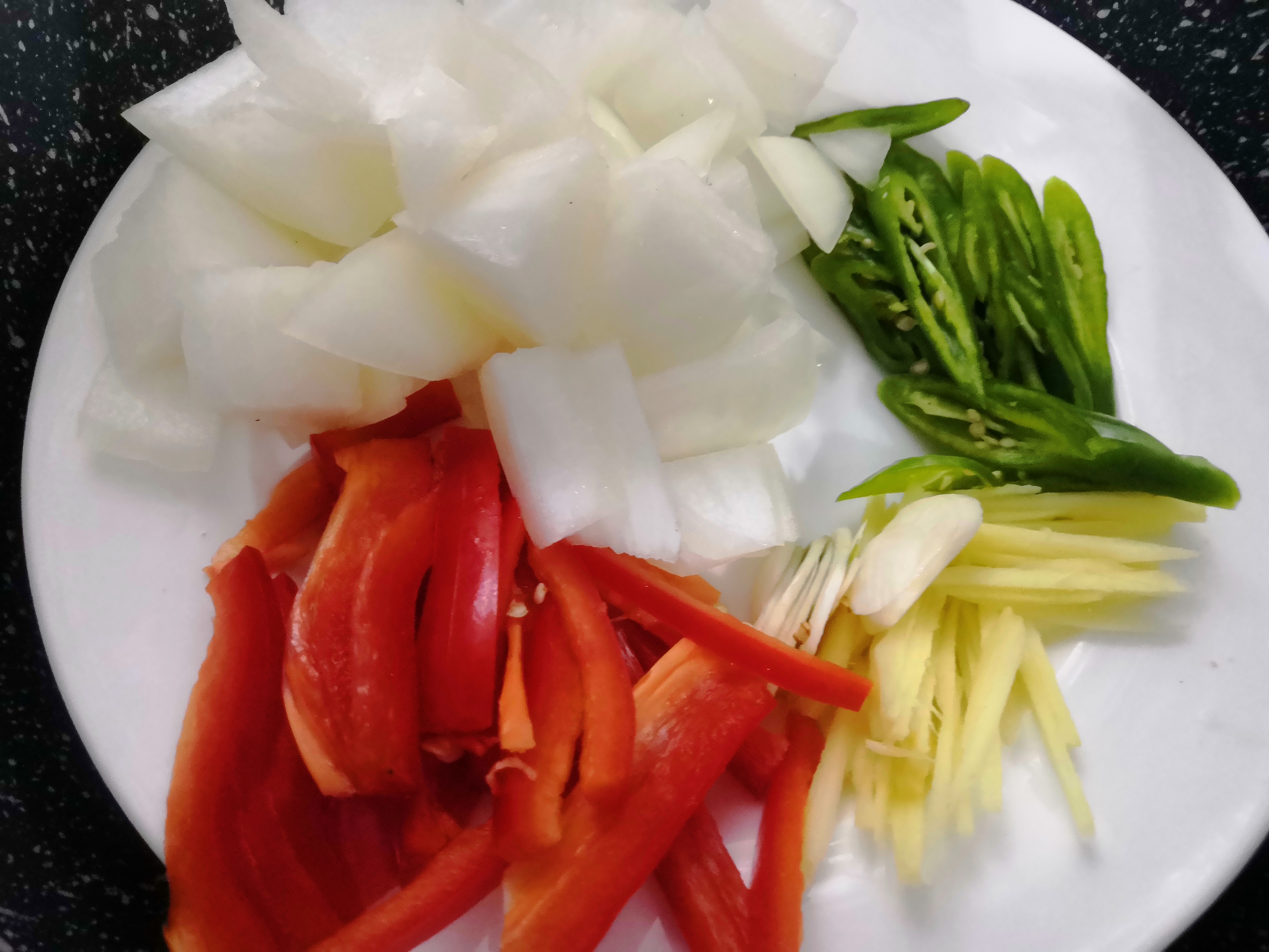 大厨教你炒猪肝的正确做法,五星饭店大厨教你炒猪肝的妙招