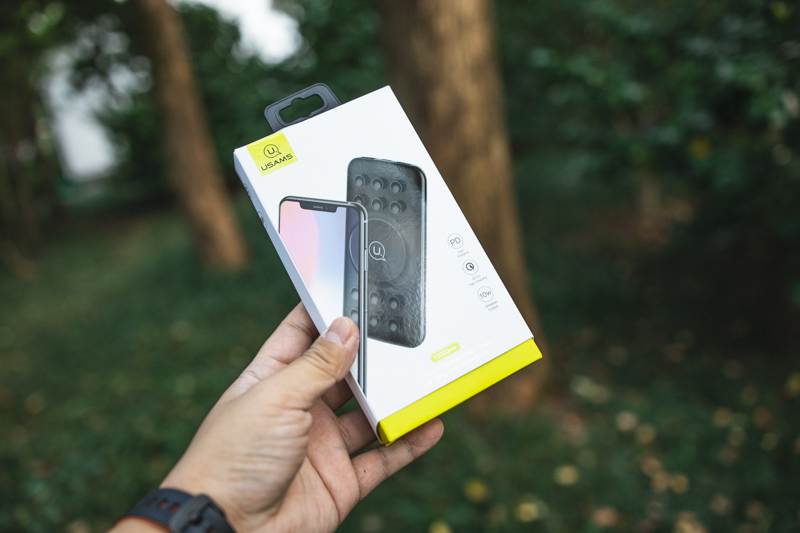 iphone专用充电宝测评,目前最适合iphone12的无线充电宝