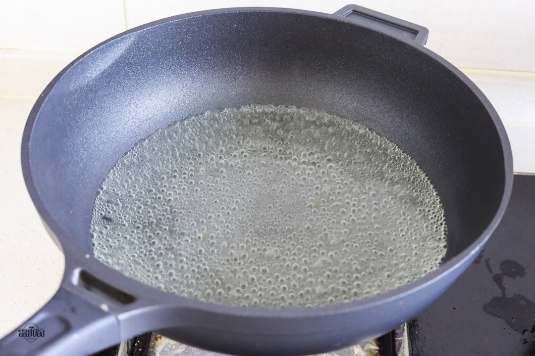 不粘锅正确使用方法,不粘锅第一次使用的正确方法