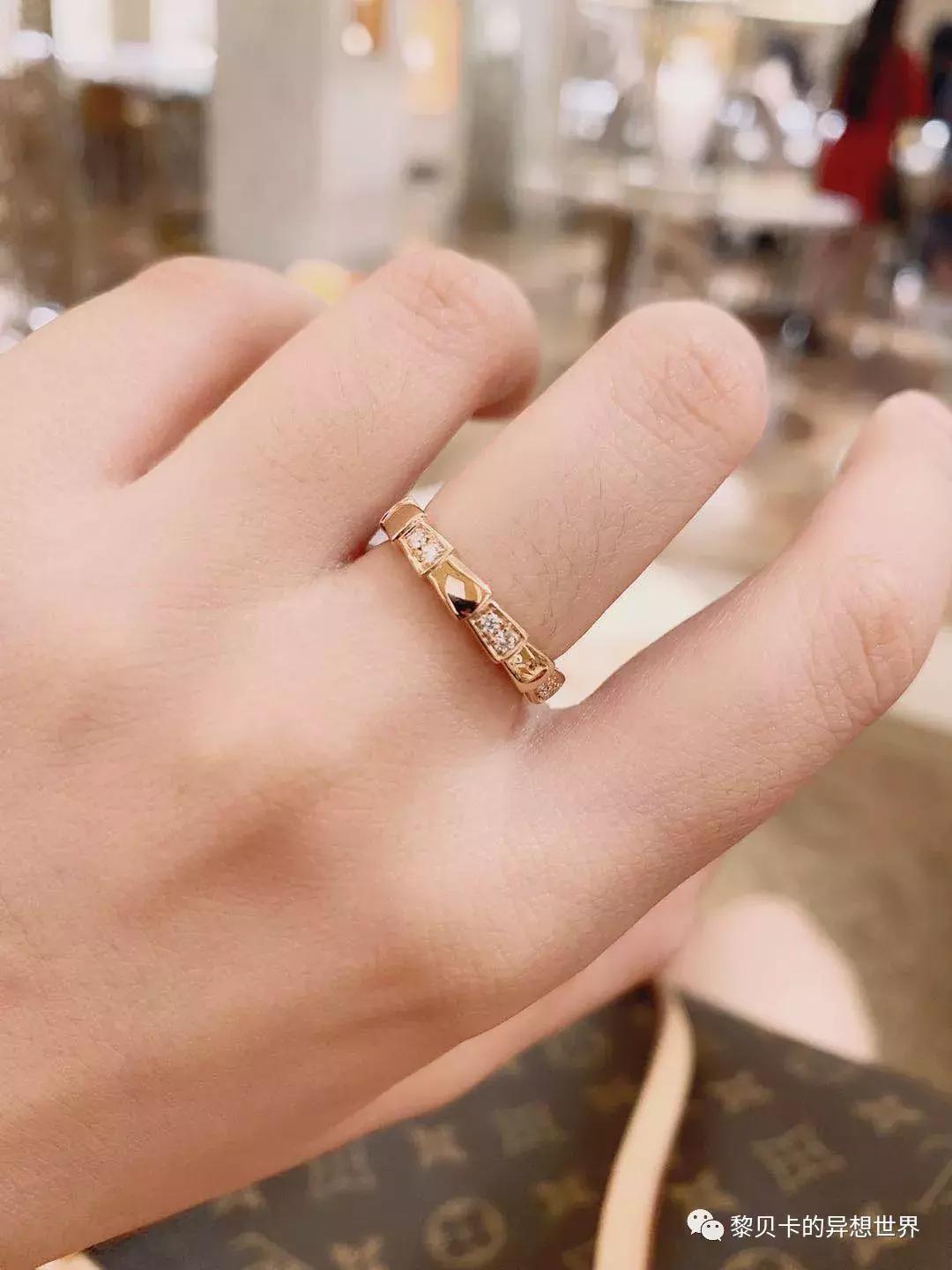 这些东西买的时候肉痛却天天用，她们说值了