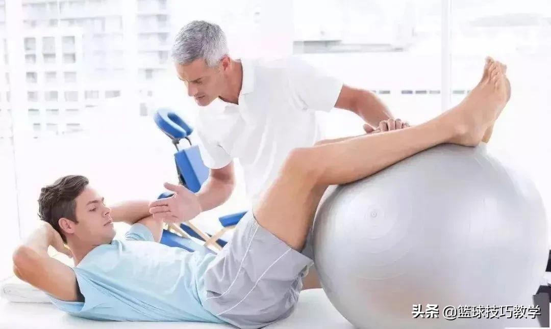 打球崴脚急救措施,打球崴脚了肿了怎么办