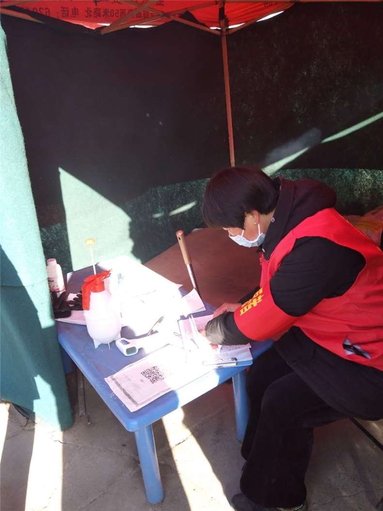 防疫一线巾帼红,巾帼战疫情