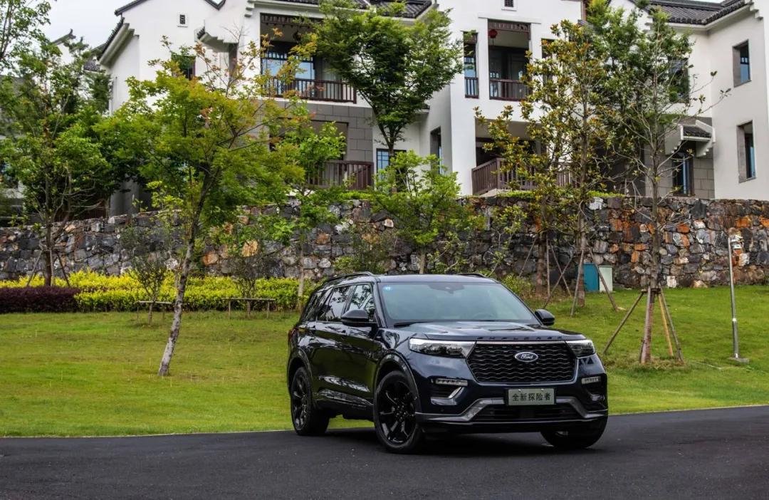 全新福特探险者选哪个配置,福特全新探险者对比途昂