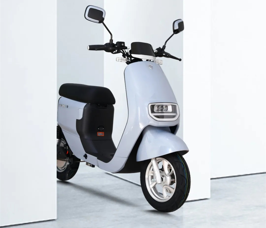 电动车70v32a充电一次要多少度电,三款续航特别长的电动车