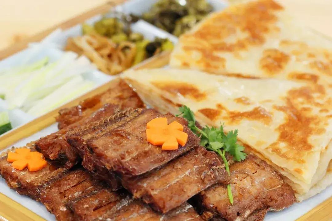 门头沟烧饼夹肘子石门营,门头沟特色小吃烧饼夹肘子