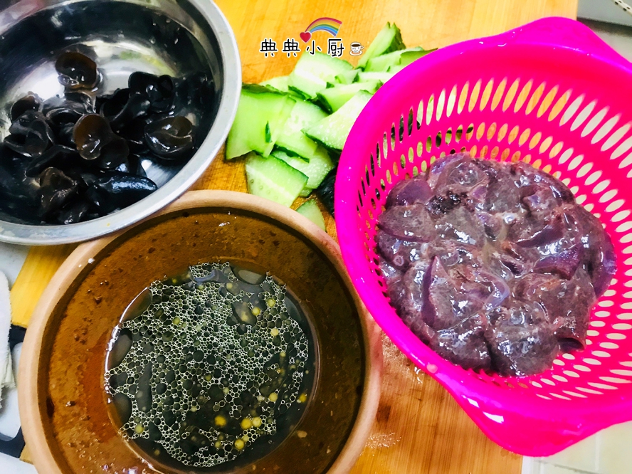 为什么你炒的猪肝又腥又老黏糊糊,猪肝炒出来很硬是什么原因