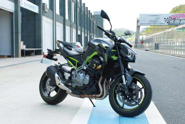 性价比最高的四缸单摇臂摩托车,性价比最高四缸摩托车