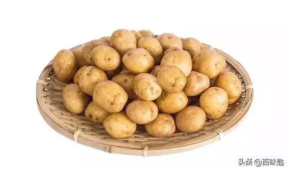 炕土豆的制作方法视频,湖北腊肉炕土豆的做法大全