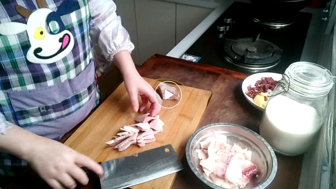 冷冻鱼皮做鱼肉丸子,正宗湖北鱼汆丸子做法