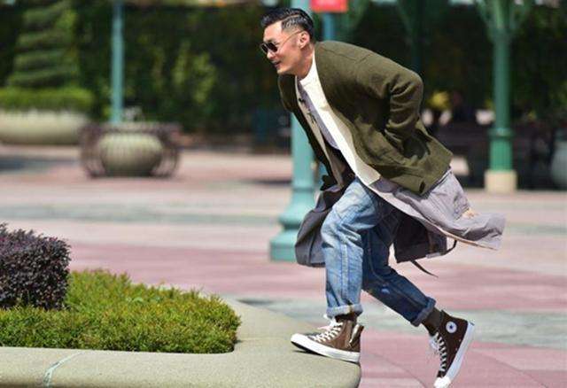 vans和converse哪个穿得久,converse和vans哪个潮