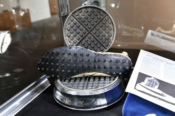 耐克跑鞋世界纪录,打破世界纪录的跑步鞋