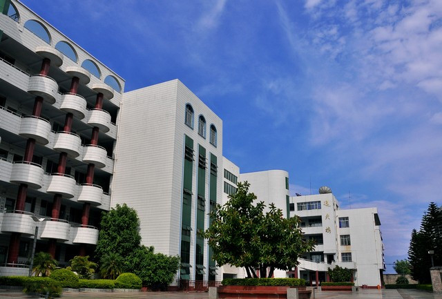 四川凉山2020高考，西昌一中一本数领先，盐源中学斩获州理科状元