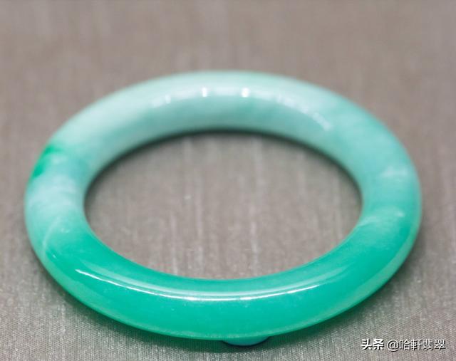 翡翠手镯苏州,苏州博物馆玉手镯