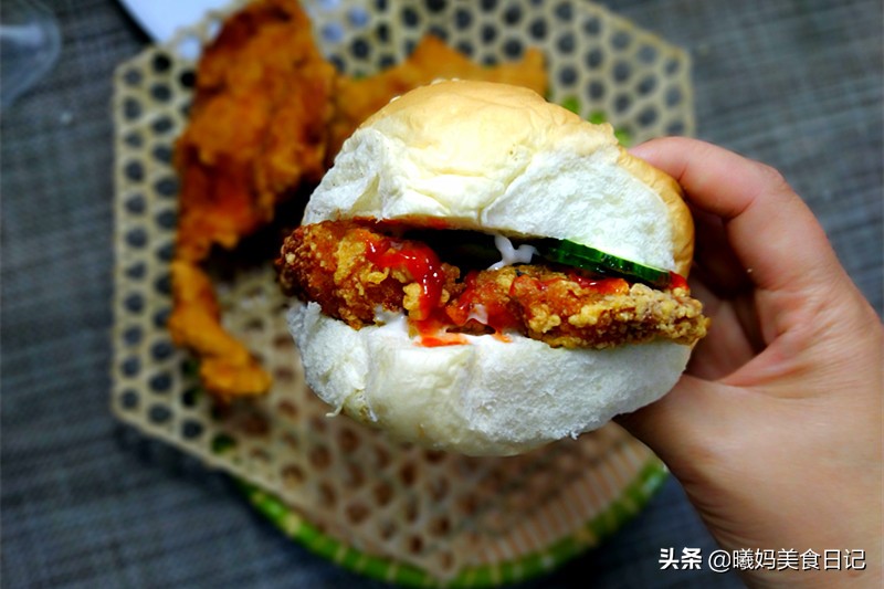 汉堡怎样做的看完你还敢吃吗,汉堡制作简单不用烤箱