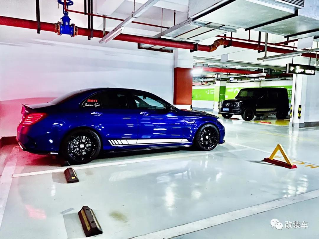 奔驰amgc63v8,6.2升v8奔驰c63加速