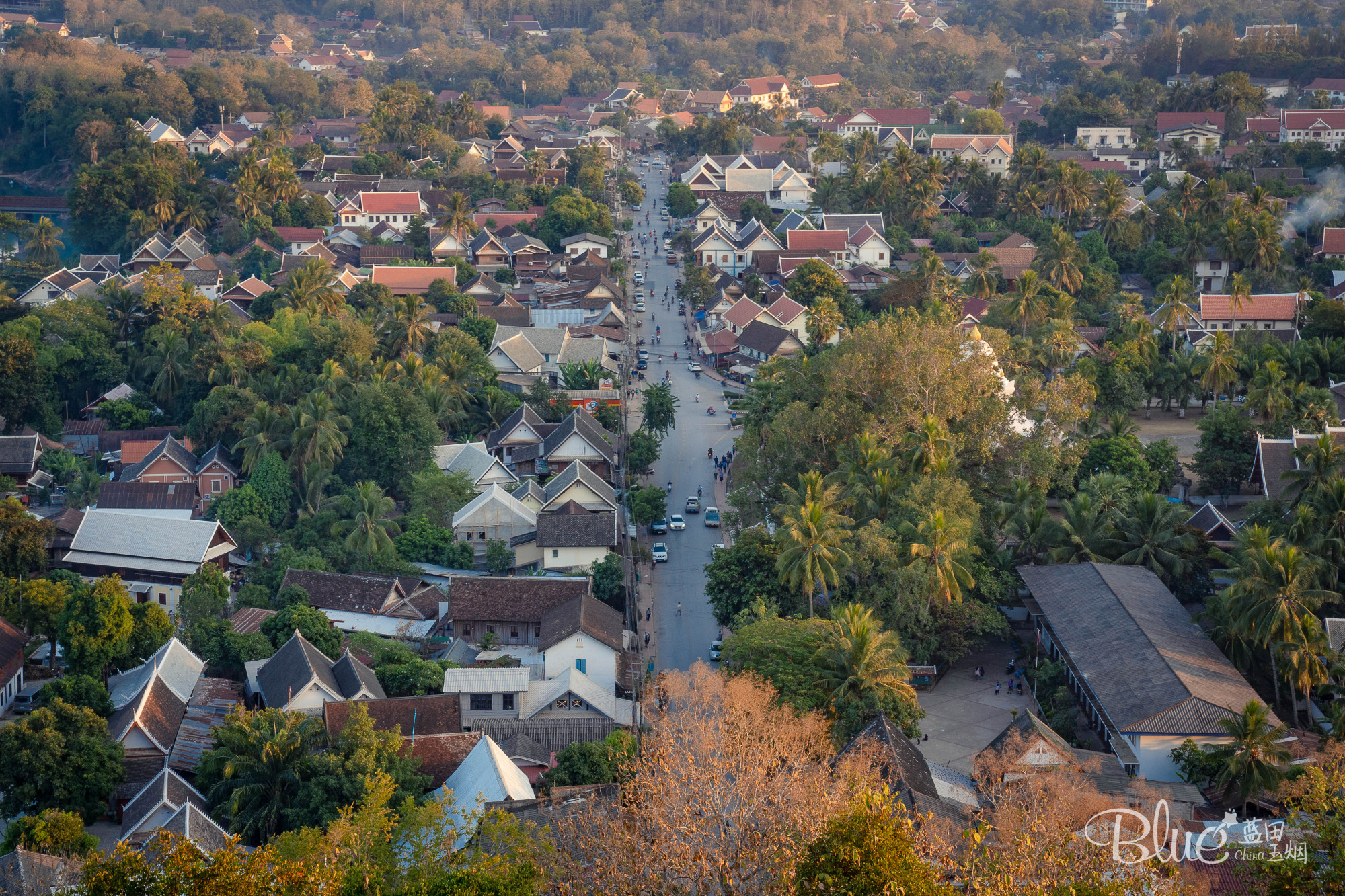 老挝旅游指南书籍,老挝旅游攻略1500字左右