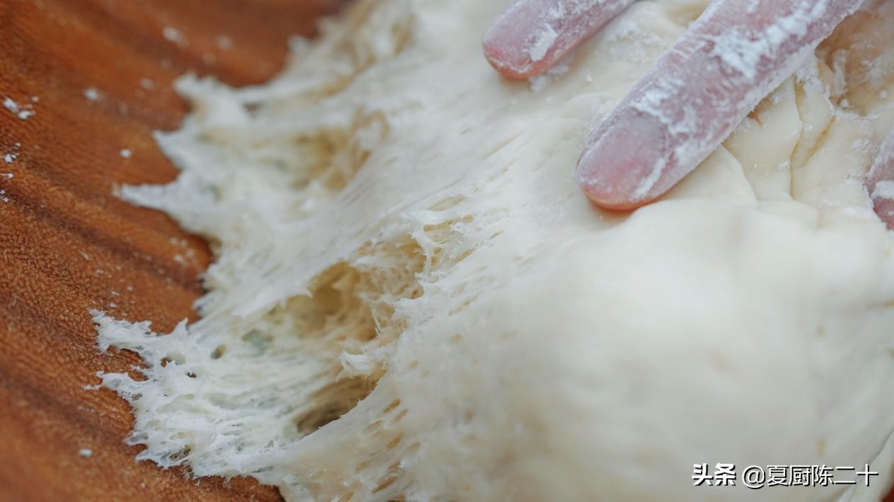 一口一个包子皮,一口一个爆汁生煎包