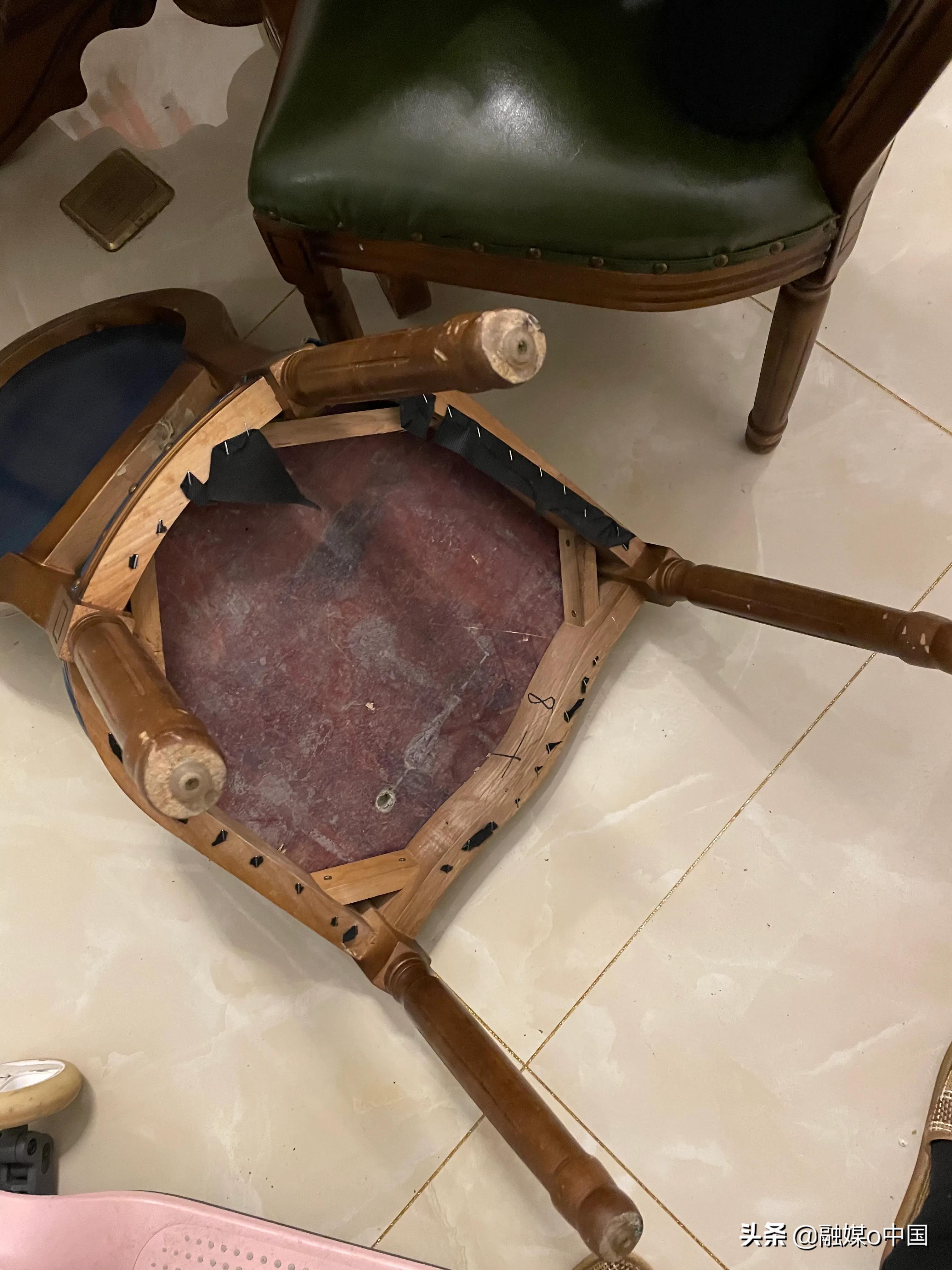 淘宝天猫家具sirjoy旗舰店的桌椅竟然用废弃的垃圾建筑模板