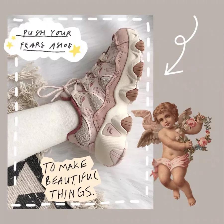 女的穿什么运动鞋好看,日常穿运动鞋推荐女