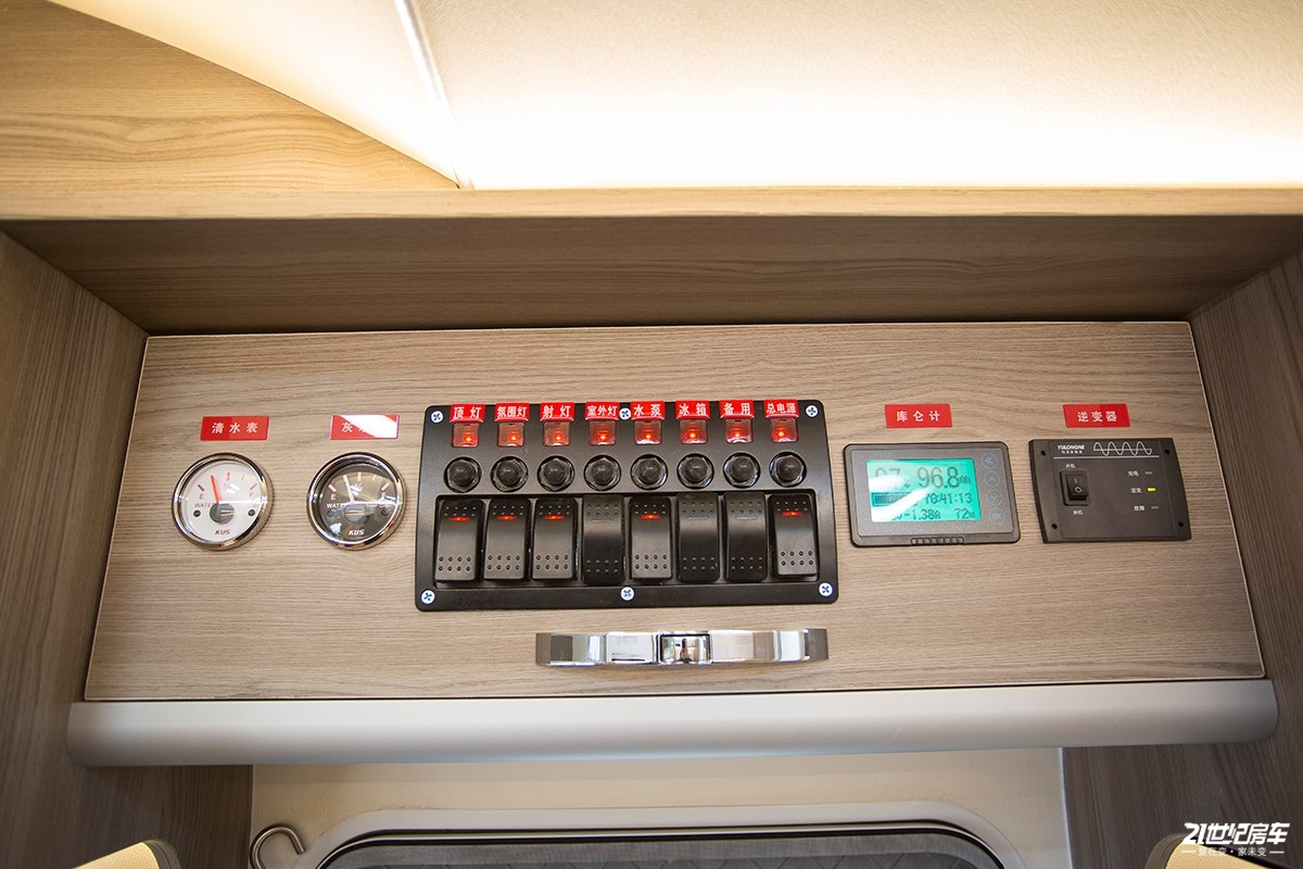 性价比入门房车,新飞国六平头轻卡房车