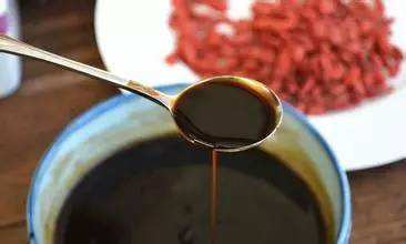 女性经常吃阿胶，能补血美容、抵抗衰老？到底是真相还是谣言