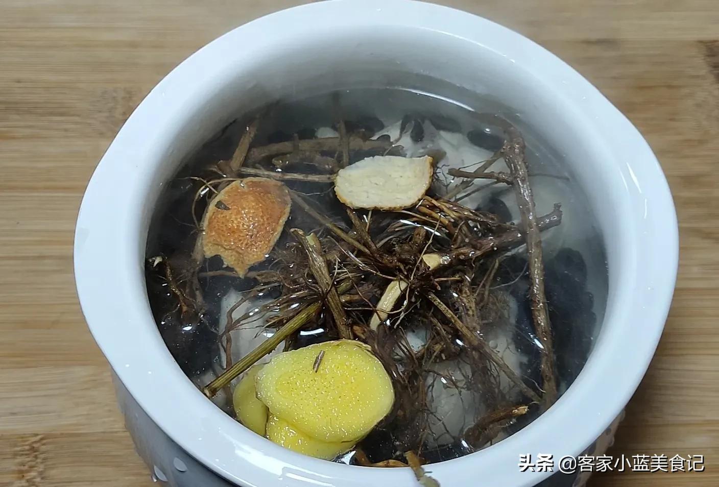 寒冷的冬天要多喝这碗汤简单营养,天冷了女人要常喝这种汤