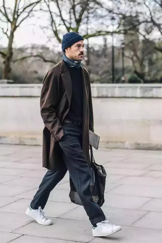 男生秋冬大衣怎么穿才高级,男士秋冬呢大衣穿搭高级感
