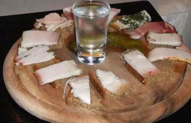 俄罗斯酒鬼下酒菜,俄罗斯腌肥猪肉下酒菜