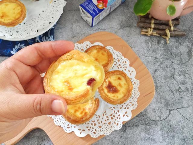 自己动手做蛋挞滑嫩酥脆美味可口,蛋挞的蛋液怎么做最好吃