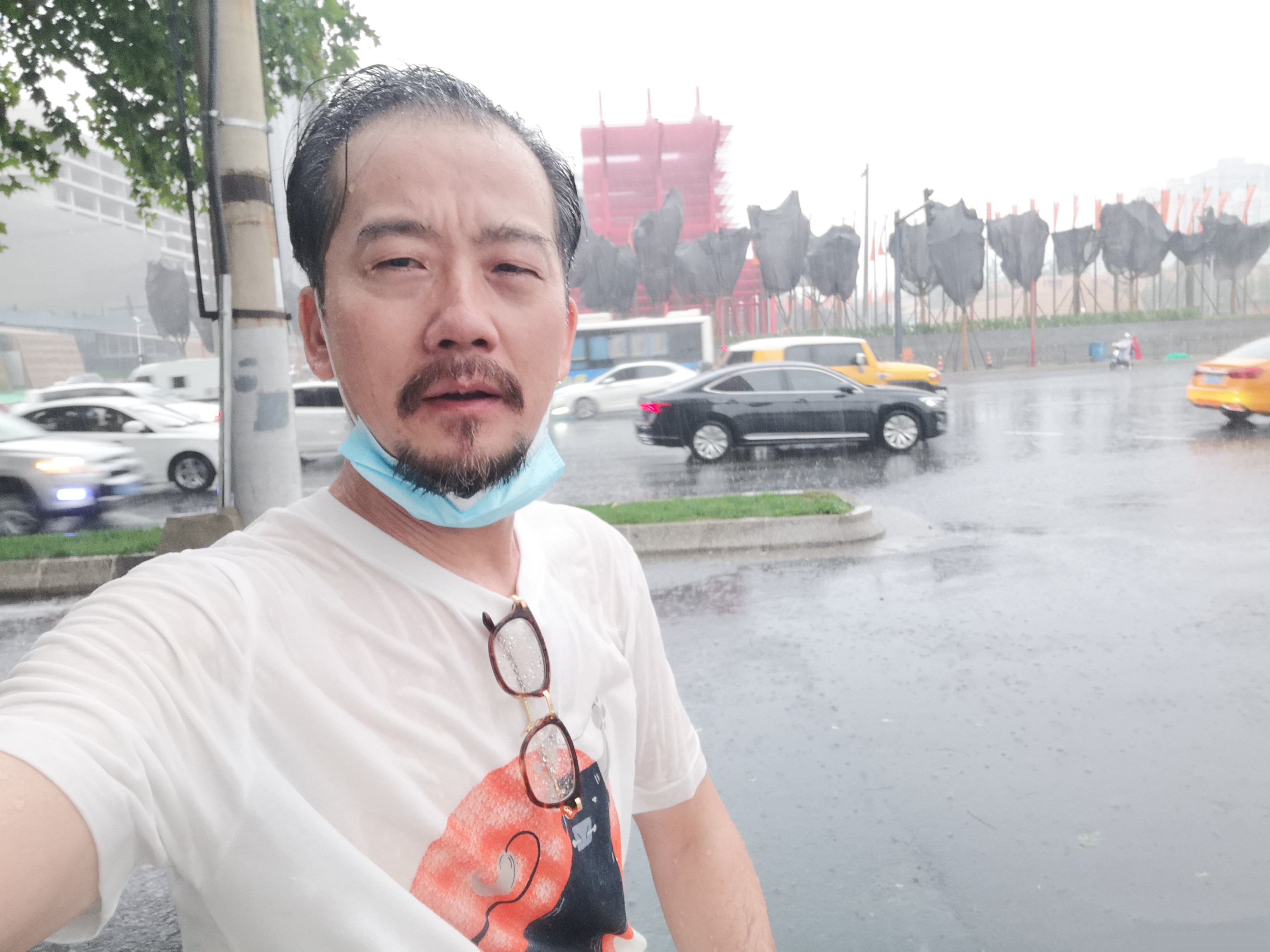 哮天犬和陈创关系,陈创当年的哮天犬如今成了影帝