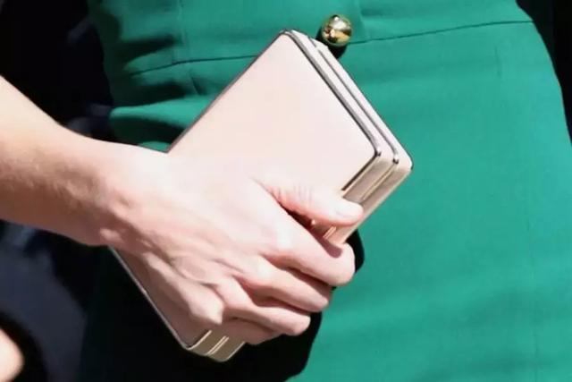 一年带货1.5亿英镑的凯特王妃，却把她最爱的品牌穿倒闭了？