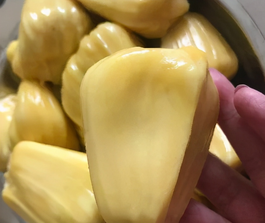 女子网购菠萝蜜，25斤只花60元，本以为会被坑，打开发现赚了