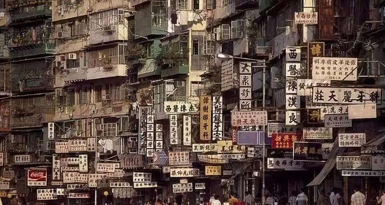 《港诡实录》简评：虚实交错都市怪谈，偏执复杂人情冷暖