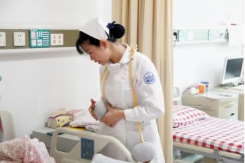 新生妈妈通乳的正确手法视频教程,给婴儿通乳的手法