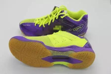 打羽毛球脚底起泡是不是步伐不对,打羽毛球脚底起泡代表什么