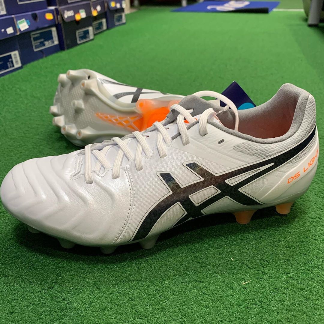 asicsdslight足球鞋视频,新配色asicsdslight足球鞋上市