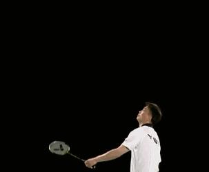 羽毛球手腕发力技巧正手高远球,羽毛球后场高远球挥拍发力细节