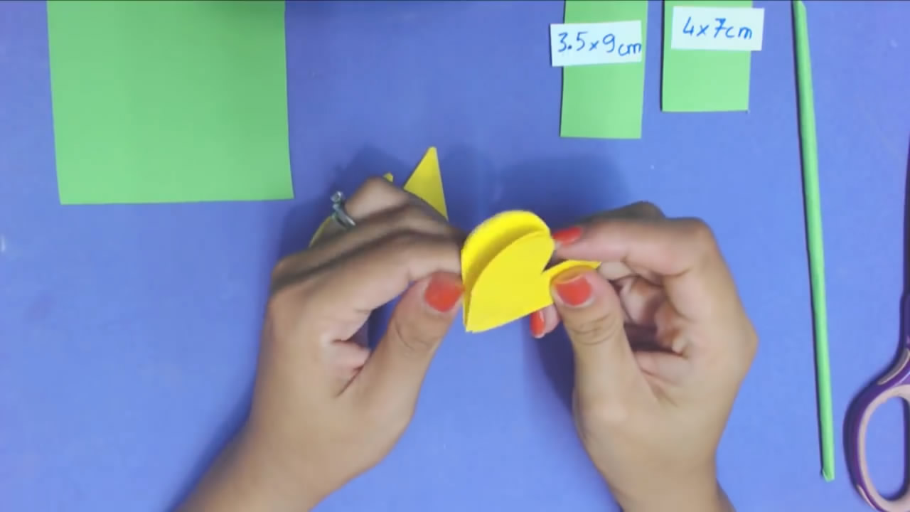 纸艺玫瑰花手工制作方法,纸艺网折最简单的玫瑰花