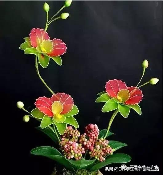 把彩色的*袜丝**套在铁圈上，最后竟然变得这么美（附教程）