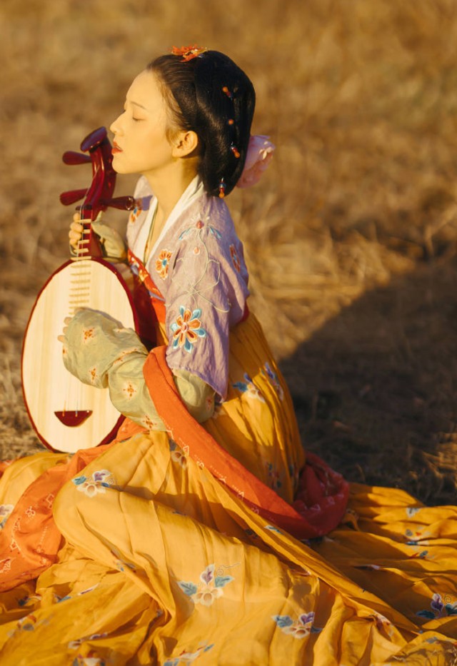 浓似春云淡似烟七绝,七绝二首春韵