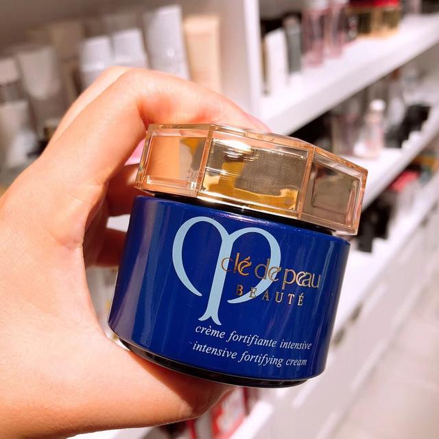 18岁面霜推荐排行榜第一名,修护紧致提拉滋润保湿好用的面霜