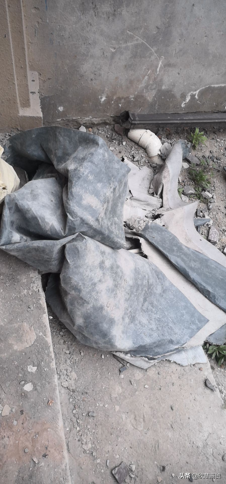 屋顶防水做完多长时间下雨没事,屋顶短期防水怎样最省钱