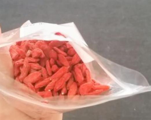 受潮的枸杞怎么恢复变干变脆,枸杞怎么保存才不会受潮湿